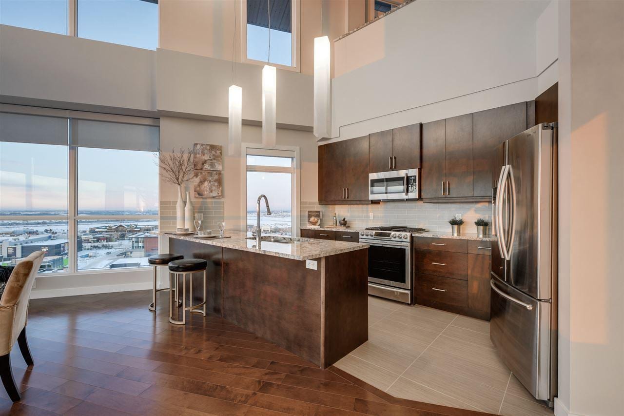 Signature Condominiums, site context